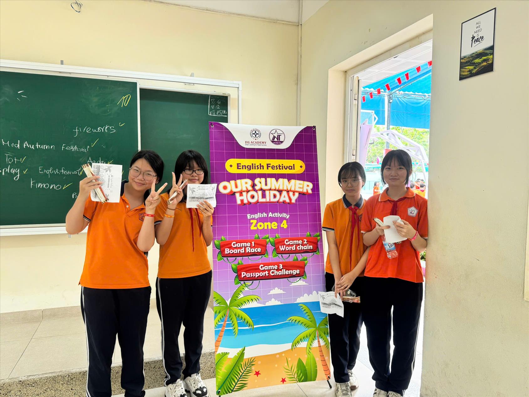 Học sinh trường THCS Nguyễn Trãi khám phá thế giới - rèn luyện Tiếng Anh cùng Học viện IIG