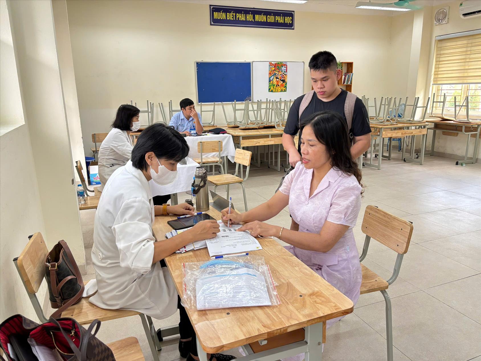 Thầy cô khoẻ mạnh sẵn sàng đồng hành cùng học sinh thân yêu