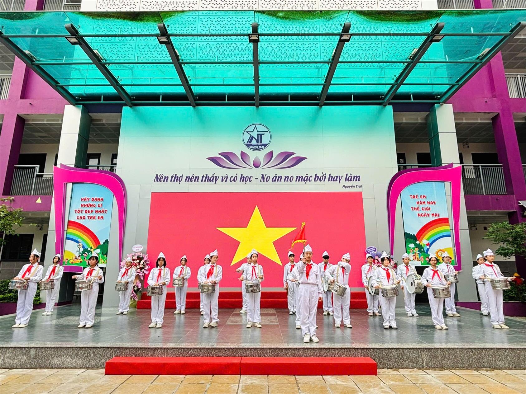 Công văn số 3336/SGDĐT-VP ngày 26/8/2025 của Sở GD-ĐT Hà Nội về việc tổ chức Lễ khai giảng năm học 2025 - 2026 gắn với kỷ niệm 80 năm thành lập Bộ Quốc gia Giáo dục