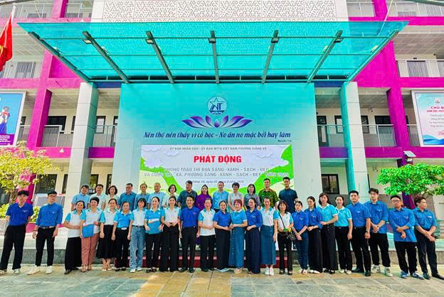 Trường THCS Nguyễn Trãi vinh dự được lựa chọn là địa điểm tổ chức Lễ phát động phong trào “Sáng - xanh - sạch - đẹp” của UBND phường Giảng Võ