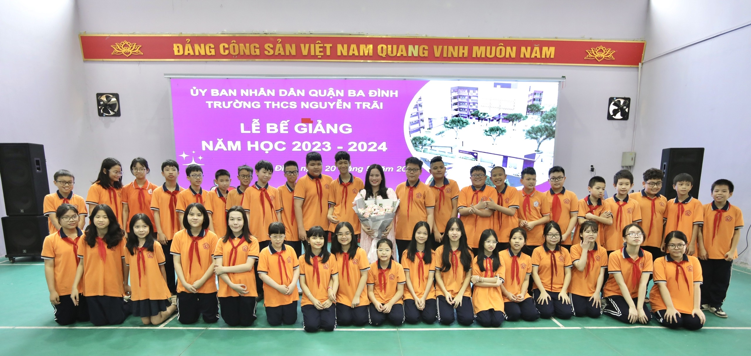 Cô giáo trẻ và trái tim nhiệt huyết