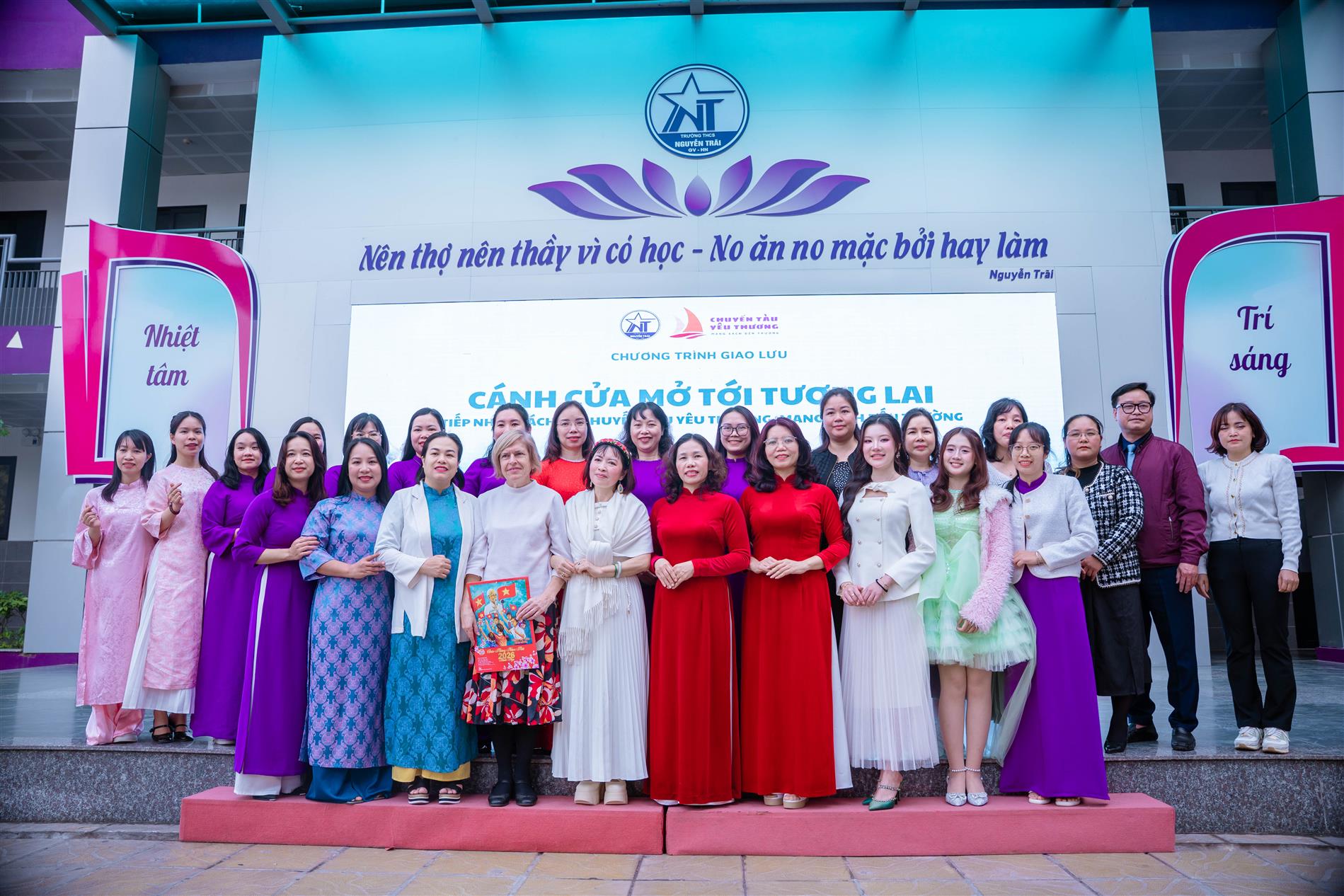 “Cánh cửa mở tới tương lai” – khép lại năm 2025 bằng những trang sách và niềm tin