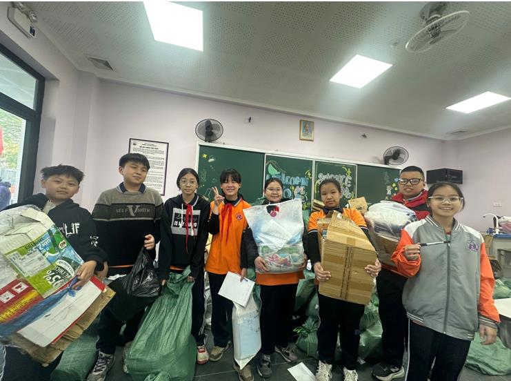 8a3 hưởng ứng phong trào “Kế hoạch nhỏ” của nhà trường