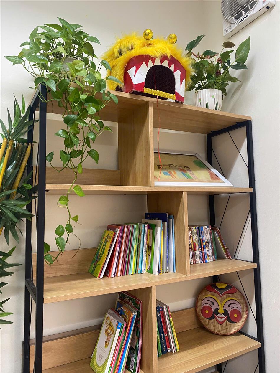 Lớp 9A1 xây dựng tủ sách lớp học