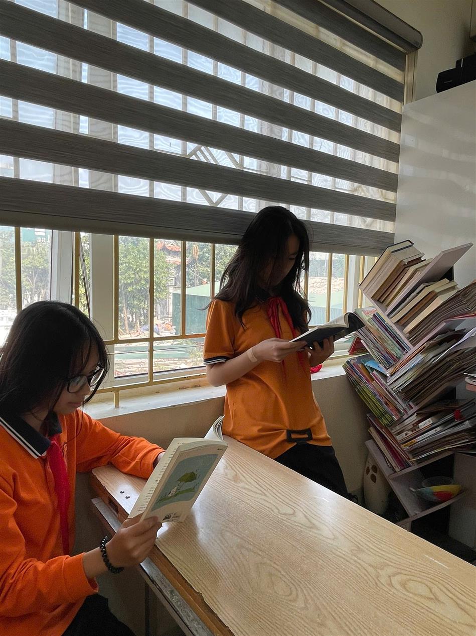 Giá sách lớp 7A5