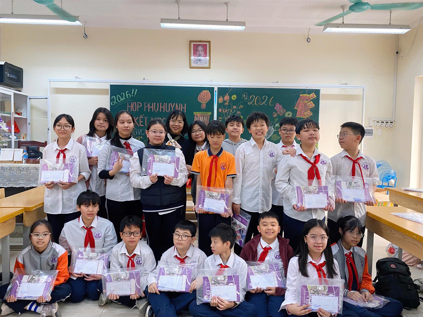 Buổi sơ kết học kì I năm học 2025 – 2026 dấu ấn đáng nhớ của cô và trò lớp 6A1 Trường THCS Nguyễn Trãi