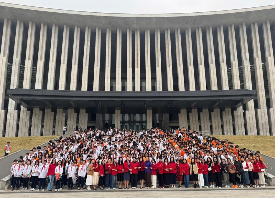 Chuyến tham quan, học tập thực tế tại Bảo tàng Lịch sử Quân sự Việt Nam