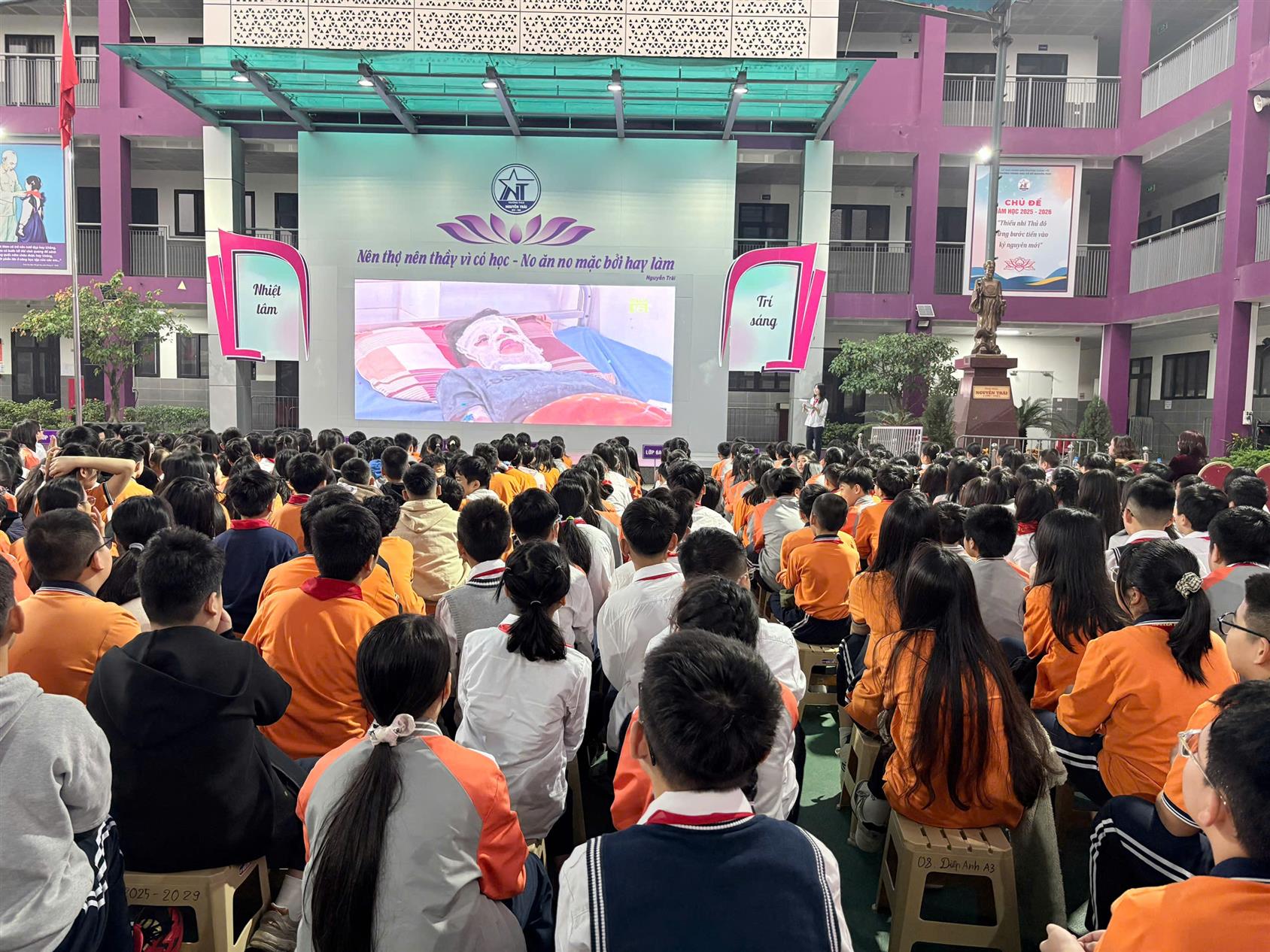 Lớp 6A4 chung tay xây dựng trường học an toàn – Nói không với pháo nổ và thực phẩm bẩn