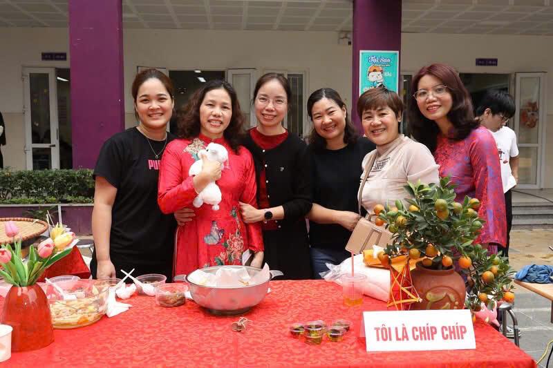 Rộn ràng hội chợ xuân – sắc màu tuổi trẻ THCS Nguyễn Trãi