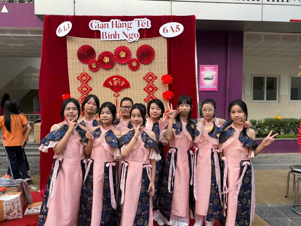 Hội chợ xuân trường THCS Nguyễn Trãi