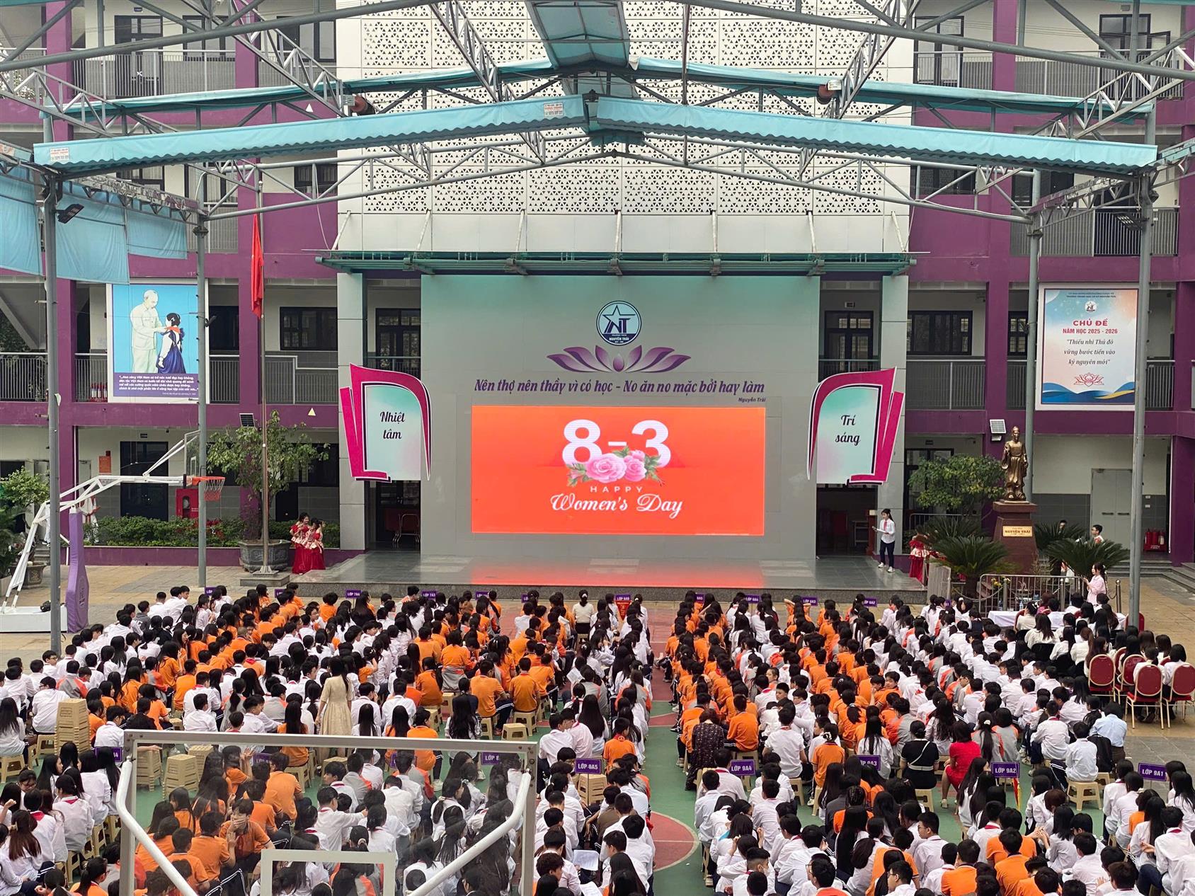 8/3 – Ngày tôn vinh những bông hoa đẹp của cuộc sống!