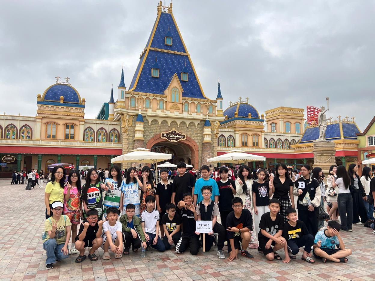 Chuyến đi tham quan Vinwonders của lớp 7A1