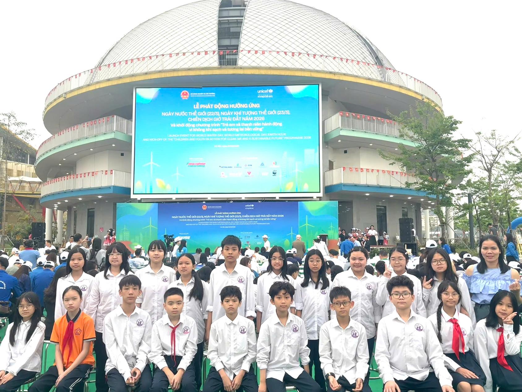 Học sinh lớp 6A4 trường THCS Nguyễn Trãi vinh dự tham gia Lễ phát động Ngày Nước thế giới và Giờ Trái đất 2026