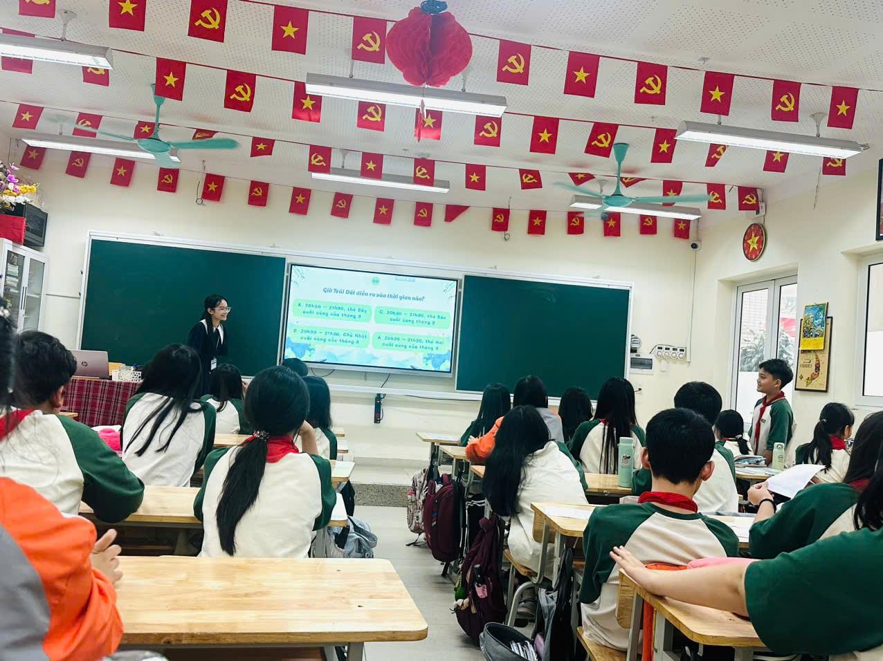 Lan tỏa ý thức xanh – tiết sinh hoạt lớp chủ đề “giờ trái đất” của lớp 6A2