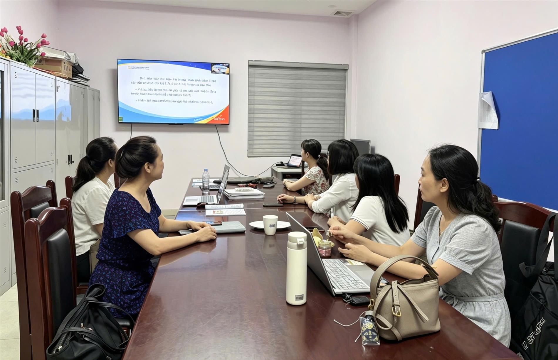 Tập huấn sách giáo khoa mới với tinh thần đổi mới và thống nhất – sẵn sàng cho năm học 2026–2027.
