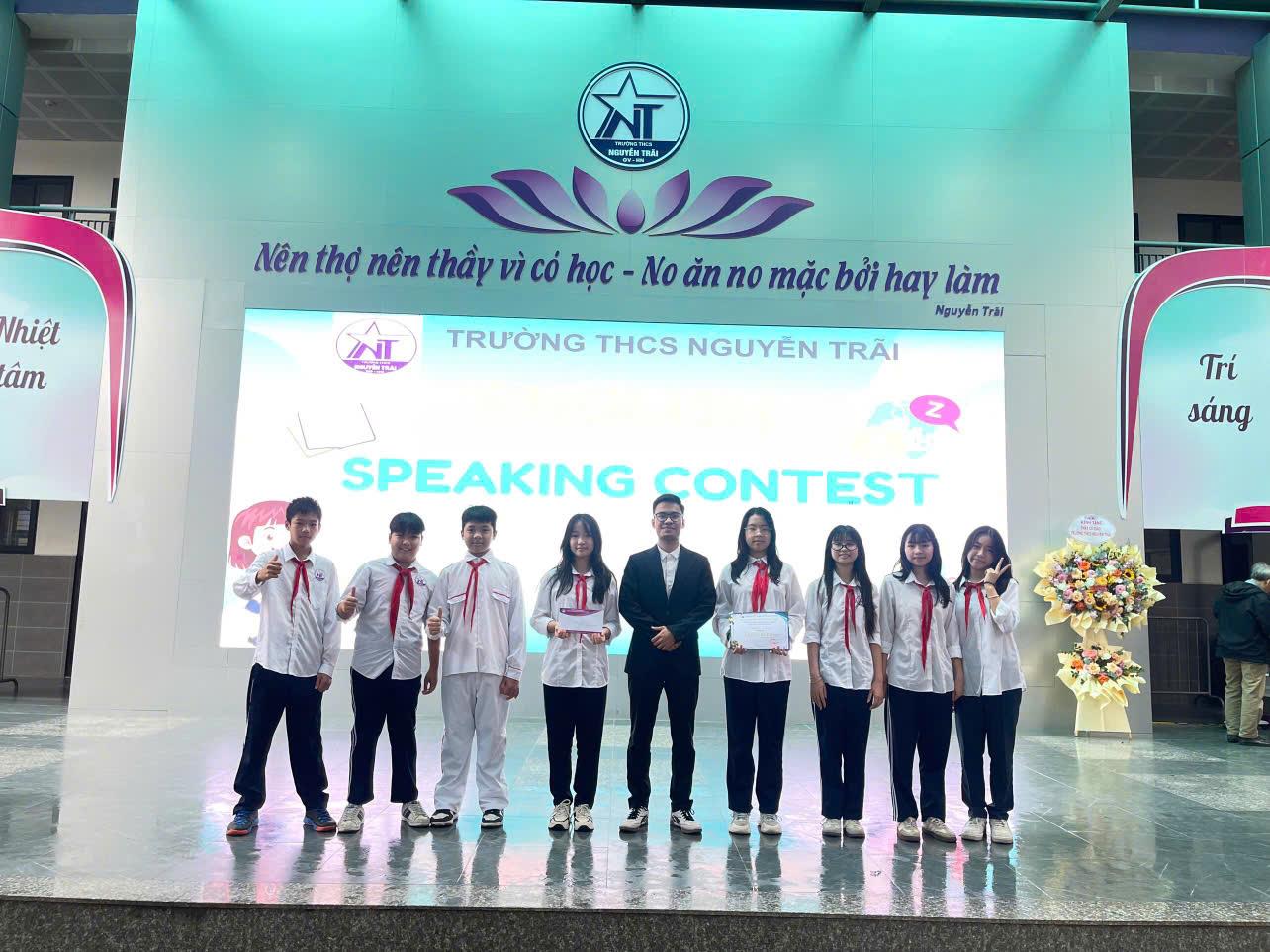 Buổi sinh hoạt dưới cờ cùng tập thể 7A5